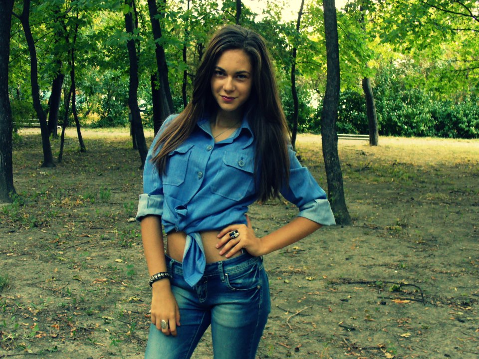 Young Brunettes — 31