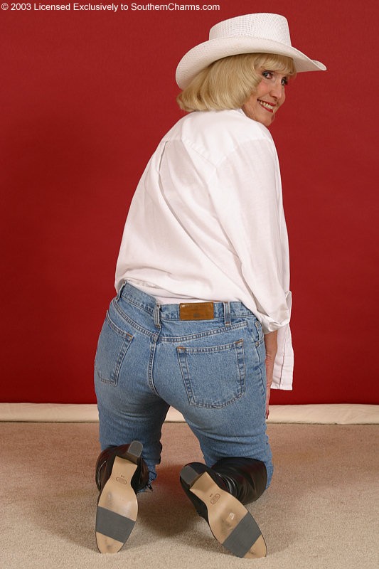 GILF LOLA — 44